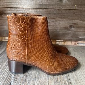 Marcella Patricia Nash booties 9 1/2